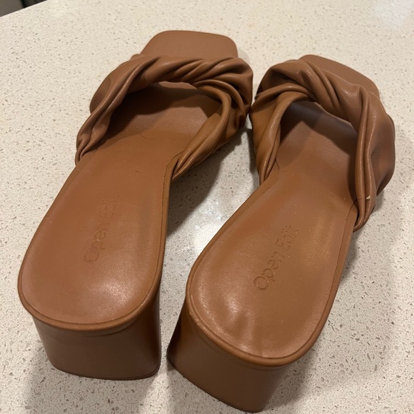 Open Edit Cora Heel Sandal - Picture 4 of 5